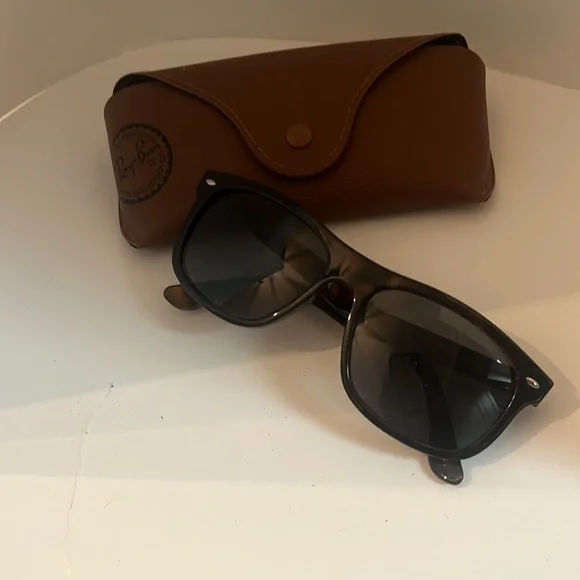 Ray-Ban Sunglasses RB 4226 710/73 Leopard Havana Prescription Logo